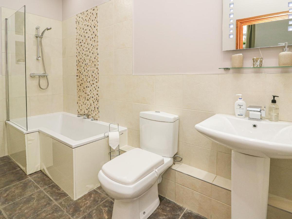 Soar Chapel Guest House Ebbw Vale Bagian luar foto